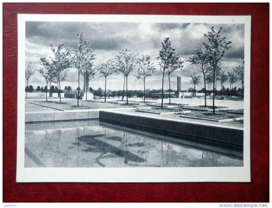 Pond with a mosaic Torch - Piskaryovskoye Memorial Cemetery - Leningrad  - 1962 - Russia USSR - unused - JH Postcards