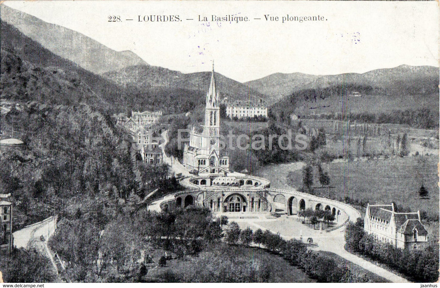 Lourdes - La Basilique - Vue plongeante - 228 - old postcard - France - used - JH Postcards