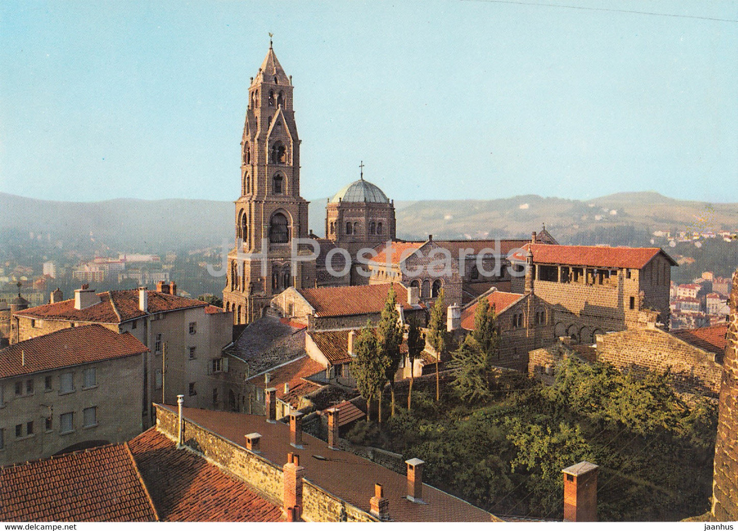Le Puy 630 m - La Cathedrale de N D du Puy - 549 - France - unused - JH Postcards