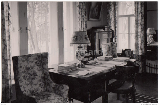 Lenin's desk in the office - Lenin House Museum in Gorki - Gorki Leninskiye - 1957 - Russia USSR - unused - JH Postcards