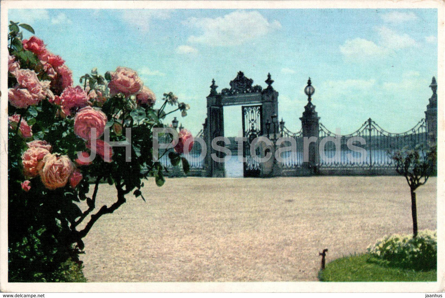 Istanbul - Garden of the Dolmabahce Palace - old postcard - Turkey - unused - JH Postcards