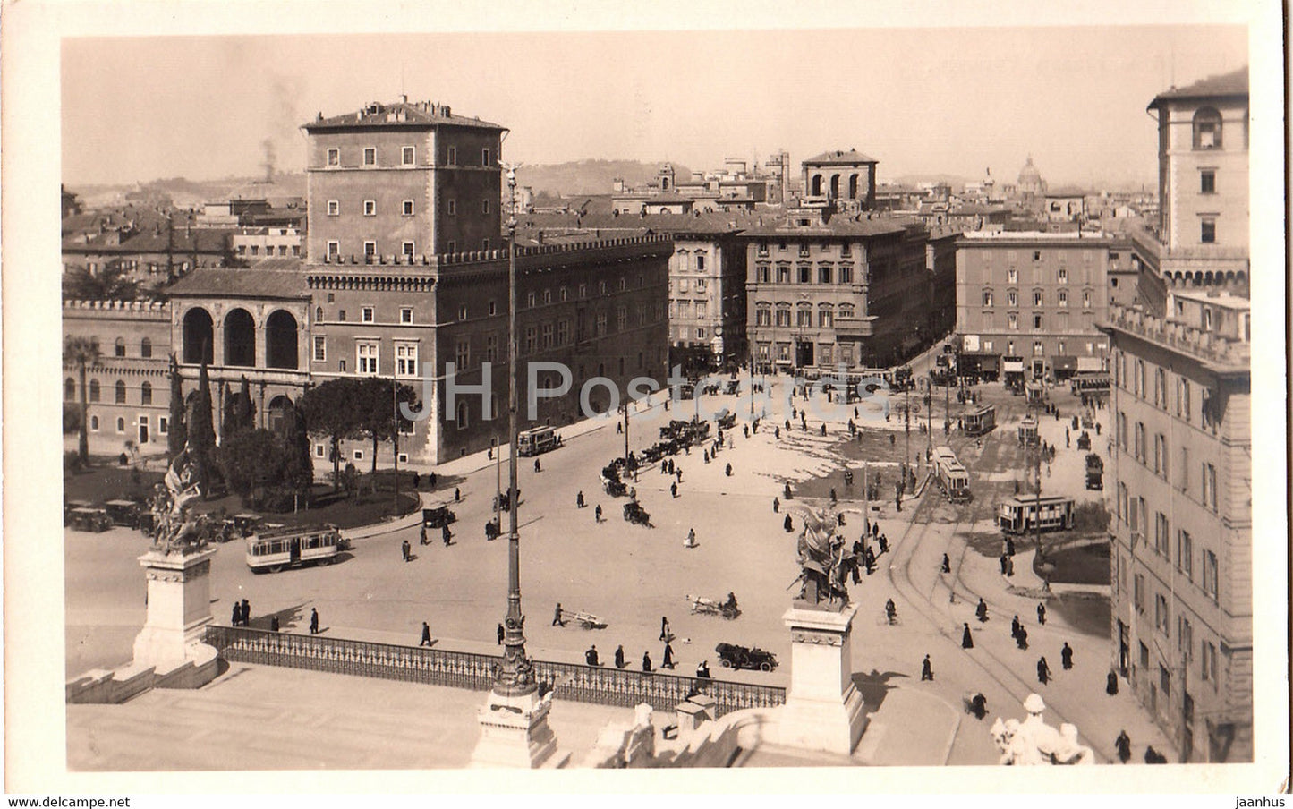 Roma - Rome - Piazza Venezia - 61897 - tram - old postcard - Italy - unused - JH Postcards