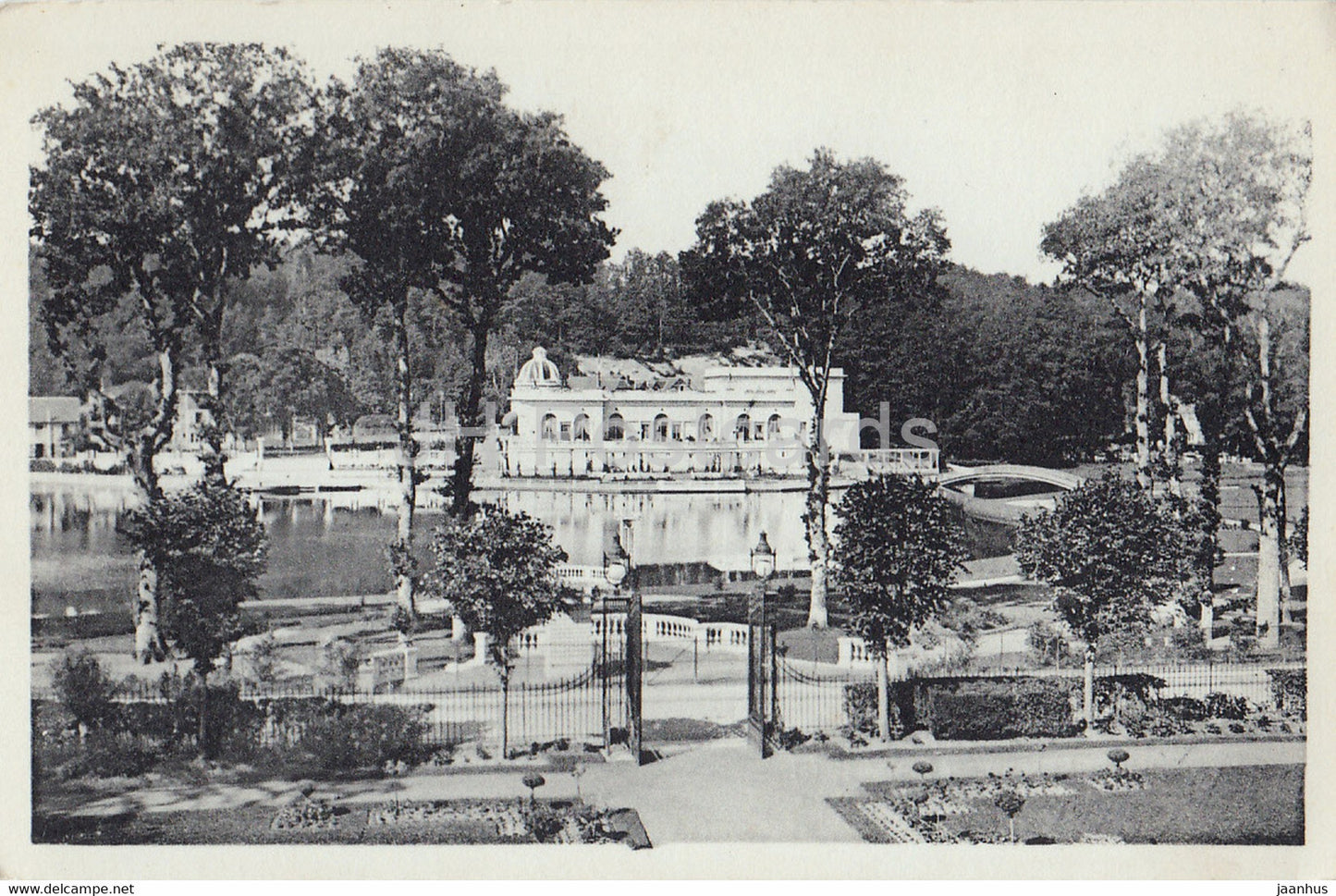 Bagnoles de l'Orne - Le Casino du Lac - vu du Grand Hotel - 102 - old postcard - France - unused - JH Postcards