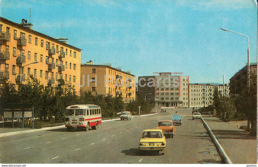 Kandalaksha - Pervomayskaya street - car Zaporozhets - bus - 1977 - Russia USSR - unused - JH Postcards