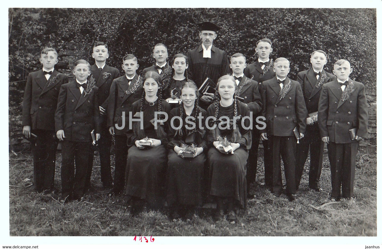 Schoolchildren - photo - old postcard - 1935 - unused - JH Postcards