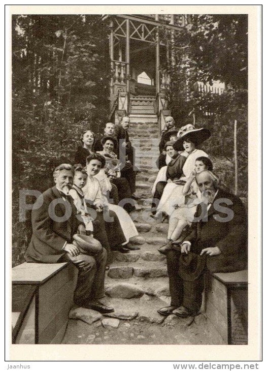 guests in the park - painter Ilya Repin Memorial Home "Penates" - Penaty - 1963 - Russia USSR - unused - JH Postcards