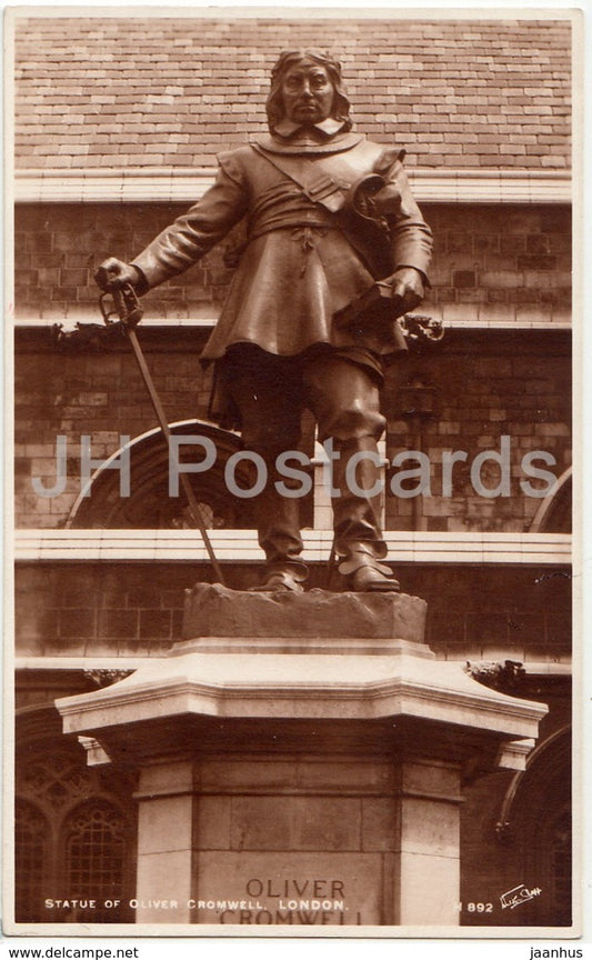 London - Statue of Oliver Cromwell - H 892 - United Kingdom - England - used - JH Postcards