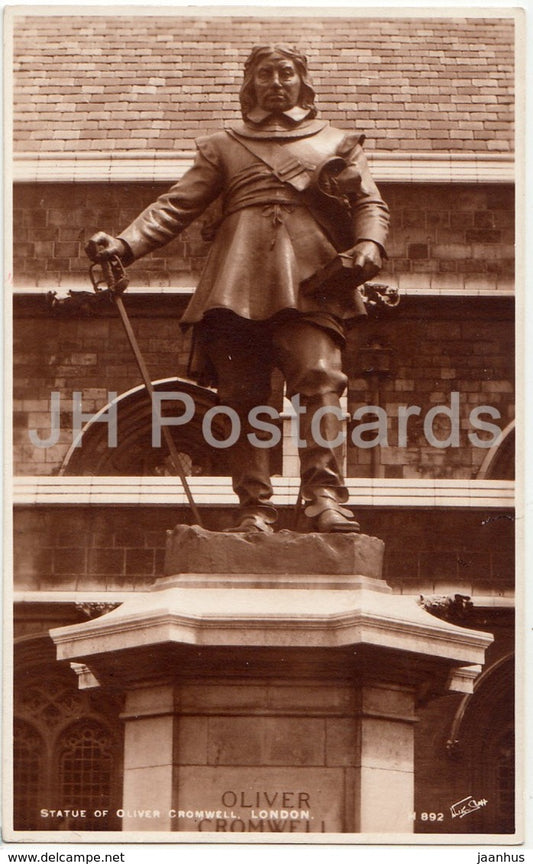 London - Statue of Oliver Cromwell - H 892 - United Kingdom - England - used - JH Postcards