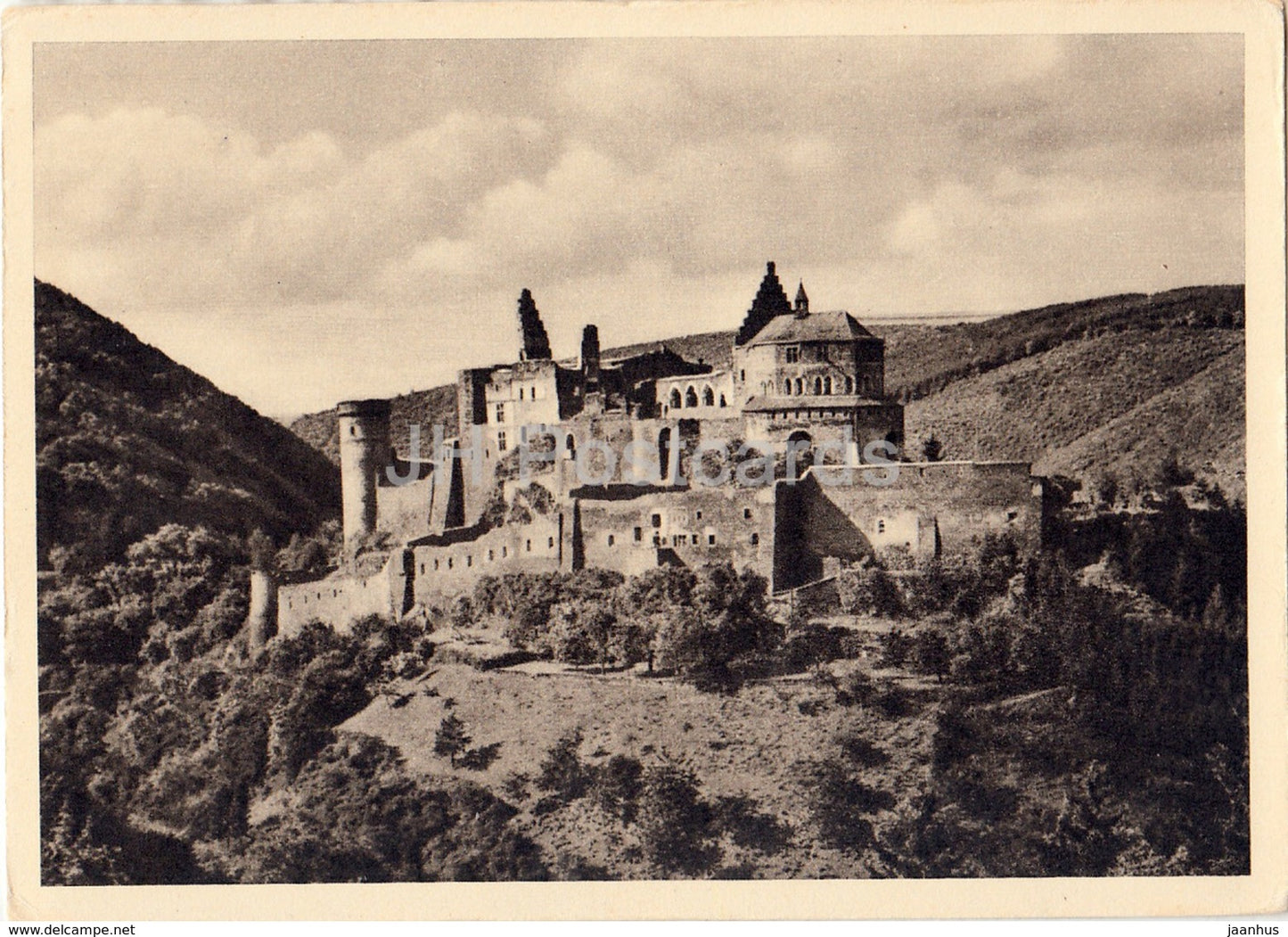 Burg Vianden in Luxemburg - castle - Luxembourg - used - JH Postcards