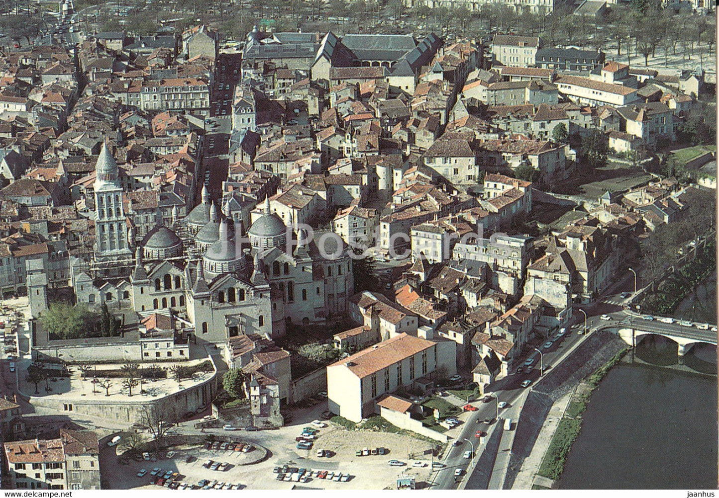 Perigueux - Vue d'ensemble et la Cathedrale Saint Front - France - unused - JH Postcards
