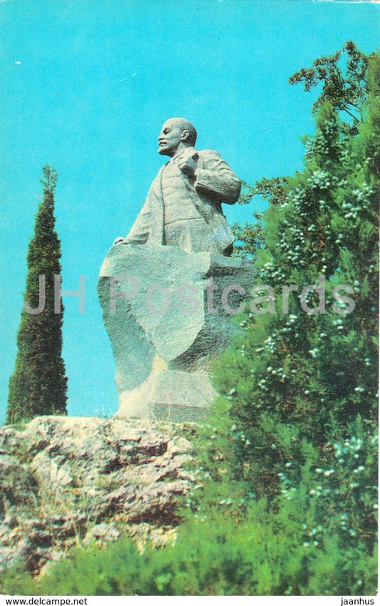 Gurzuf - monument to Lenin - Crimea - old postcard - Ukraine USSR - unused - JH Postcards